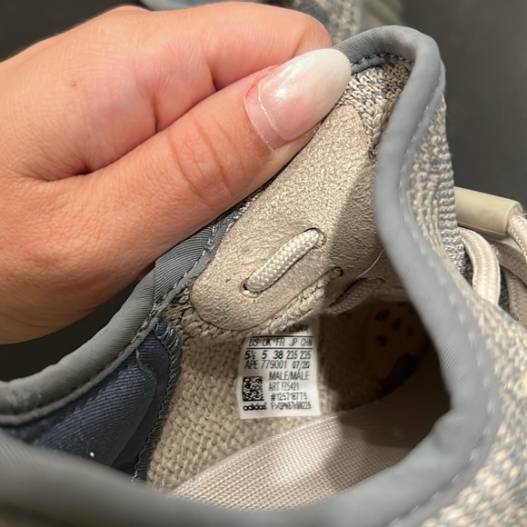 Authentic Yeezy Boost - Picture 4 of 4